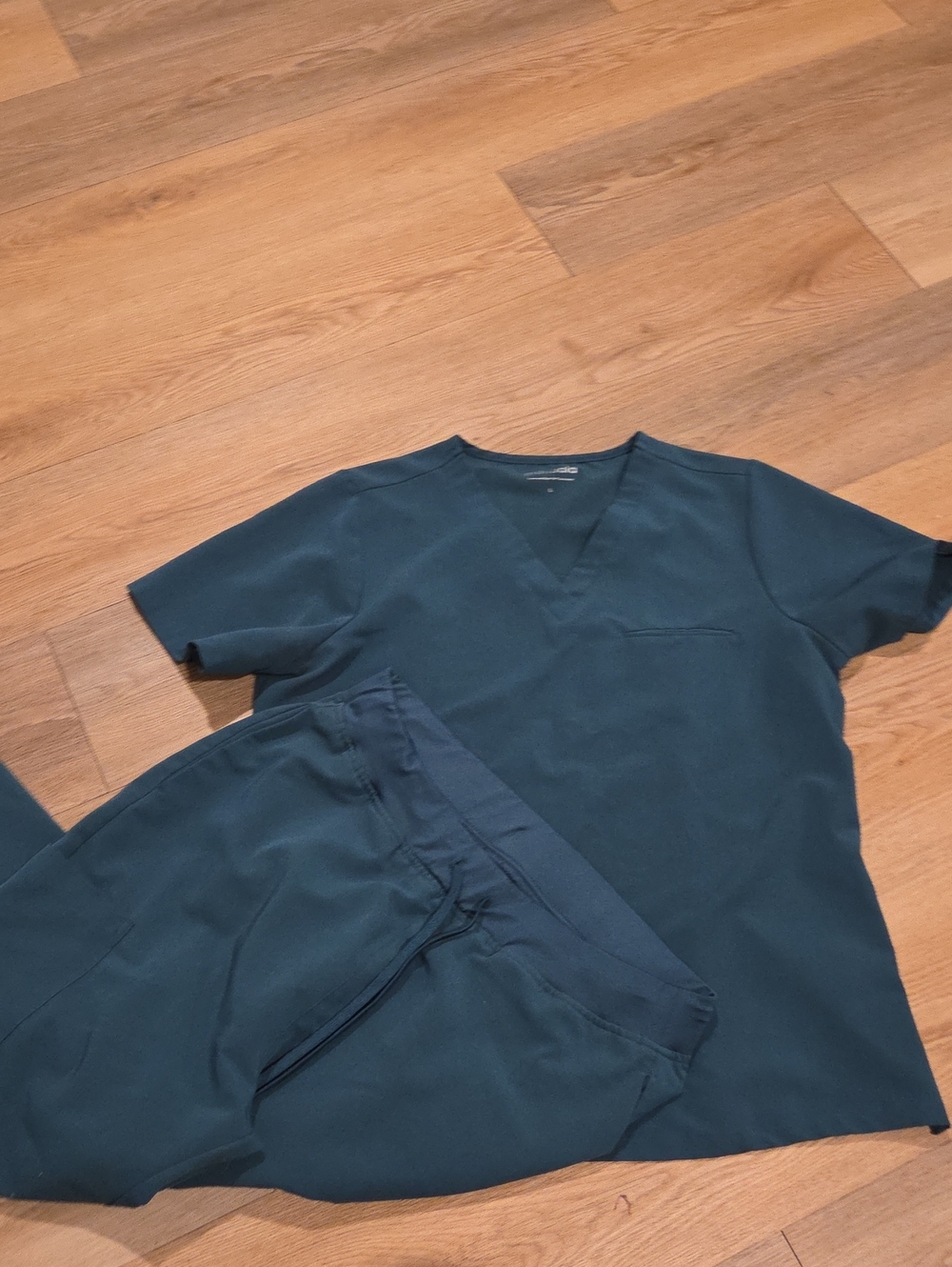 Mandala Scrub Set Women’s Teal V-Neck Short Sleeve Top And Large Petite Joggers